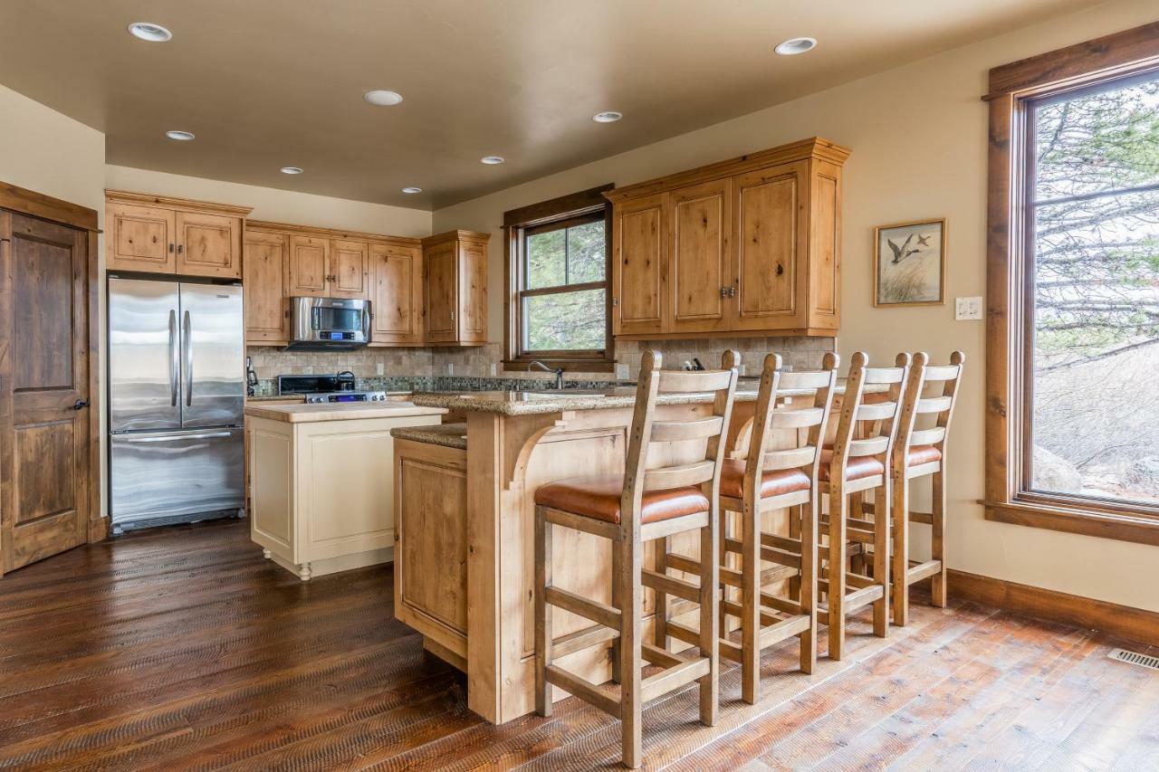 Rainbow Point Sabo Cabin West Yellowstone Bagian luar foto
