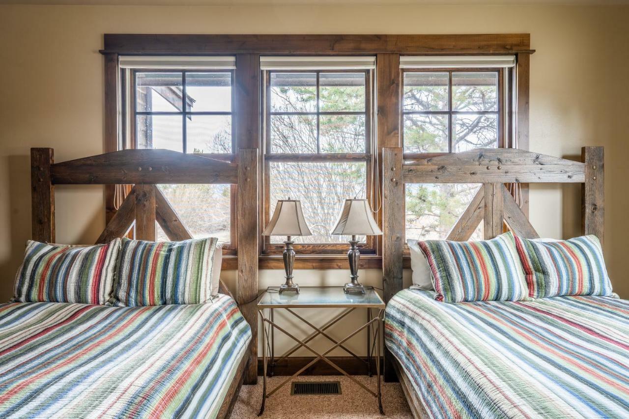 Rainbow Point Sabo Cabin West Yellowstone Bagian luar foto