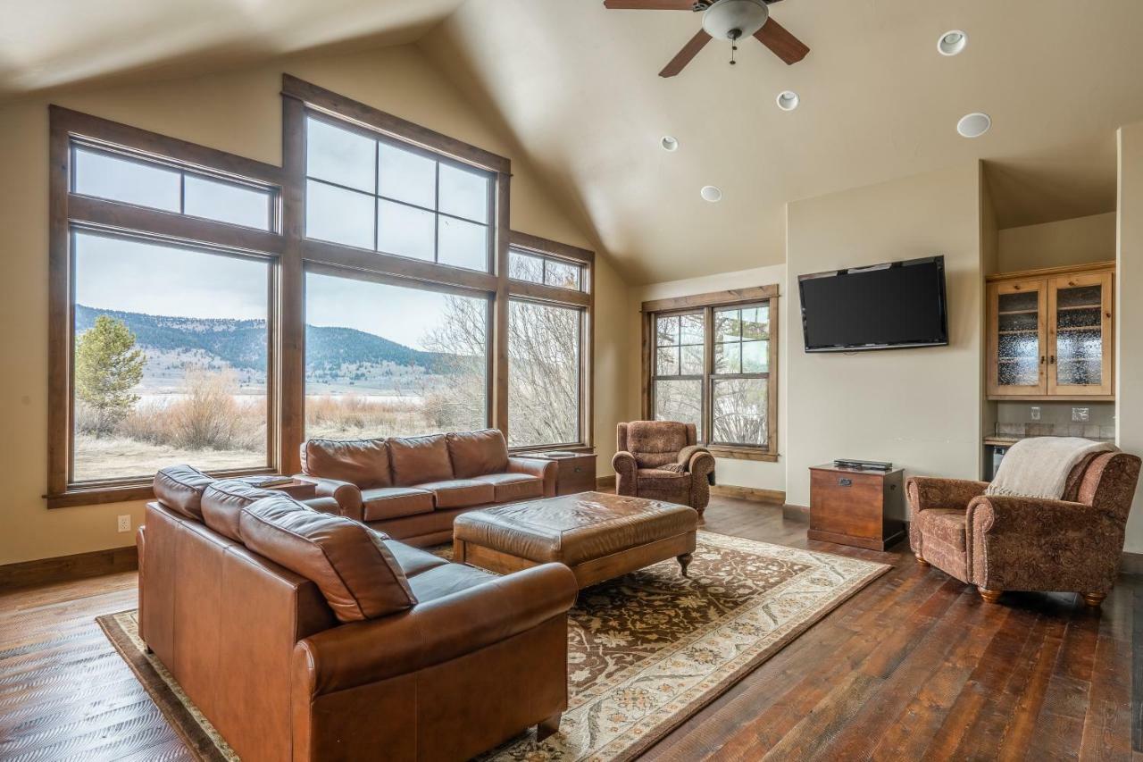 Rainbow Point Sabo Cabin West Yellowstone Bagian luar foto