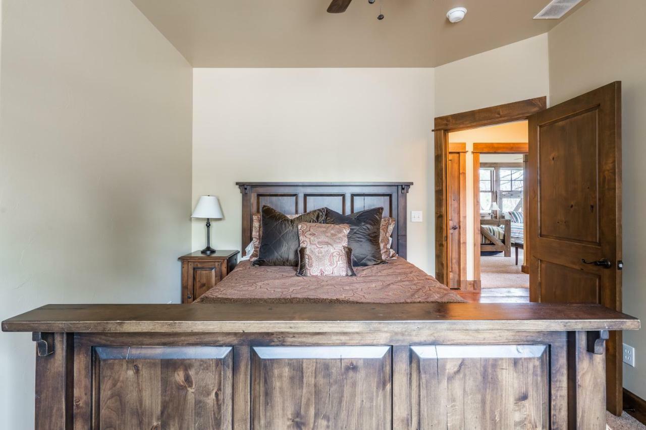 Rainbow Point Sabo Cabin West Yellowstone Bagian luar foto